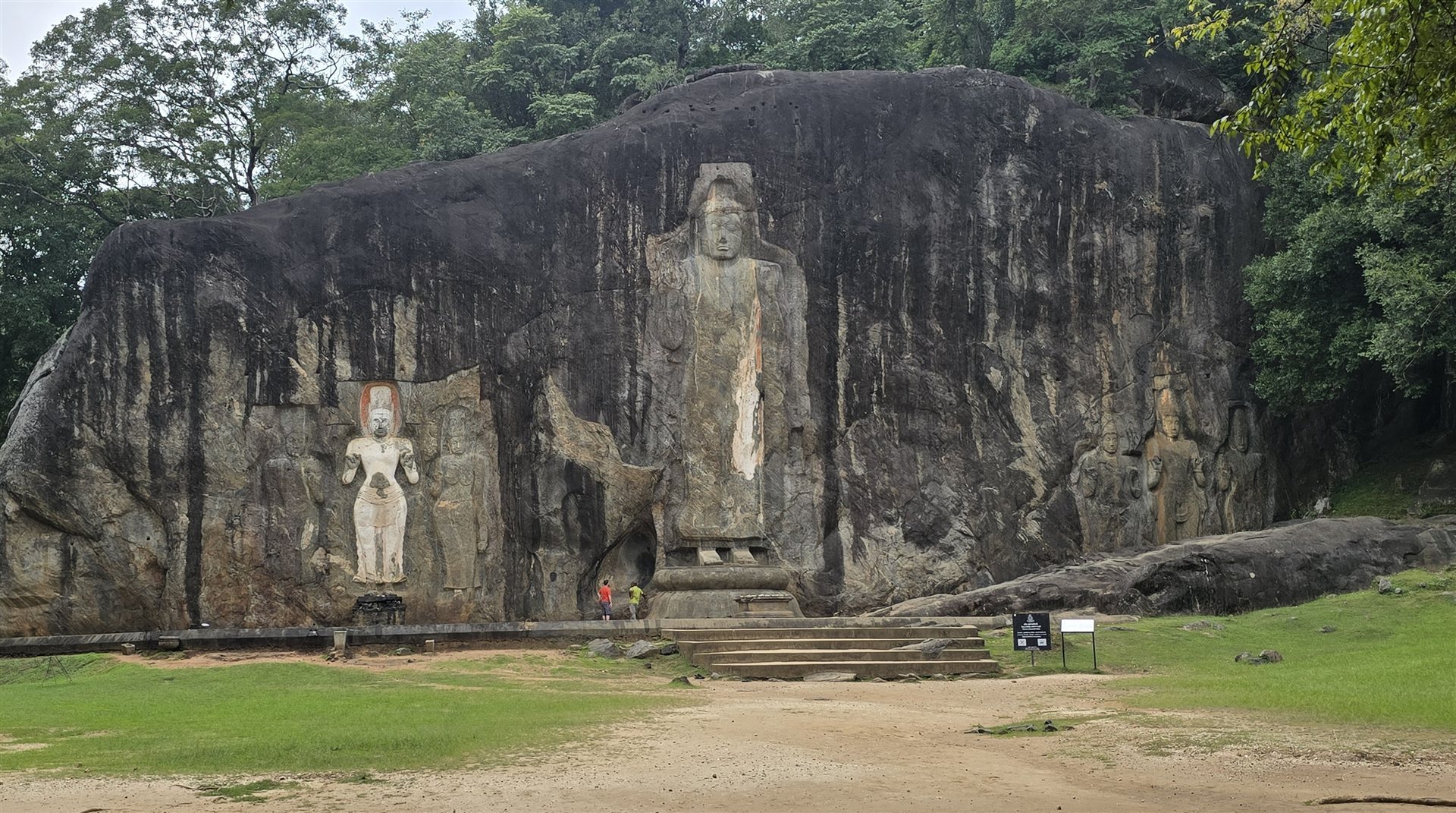 Buduruwagala Buddha Felsrelief, Sri Lanka